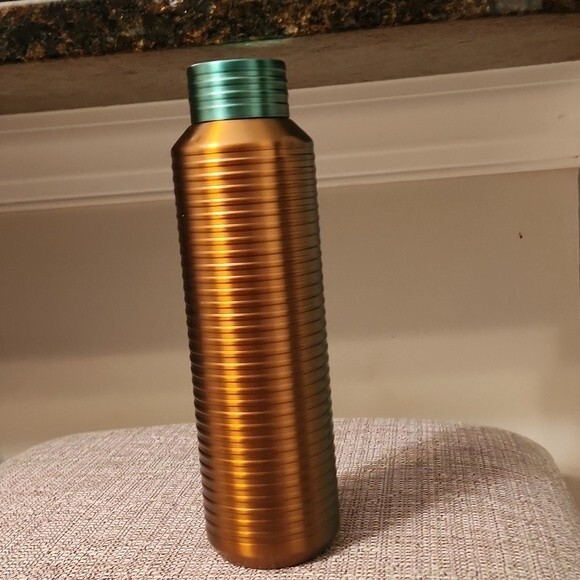 Starbucks 2022 Green Gold Ombre Vacuum Insulated 20oz Water Bottle Tumbler - Picture 3 of 7